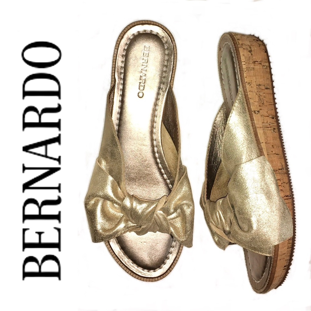 BERNARDO Petra Crushed Gold slide sandals
